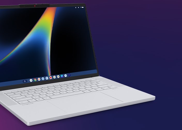 Vorderlinke Ansicht eines Lenovo Googlebook 15 Notebooks mit geöffnetem Deckel, mit dem geschwungenen Neonfarbverlauf von Google auf dem Display.