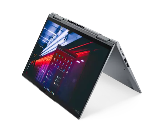 Lenovo ThinkPad X1 Yoga Gen 7 2-in-1-laptop in tentstand.