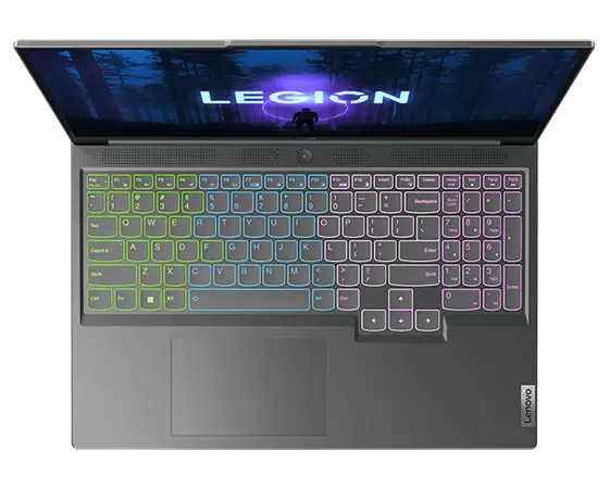 Bovenaanzicht van Legion Slim 5i Gen 8-laptop in Storm Grey, met RGB-toetsenbord