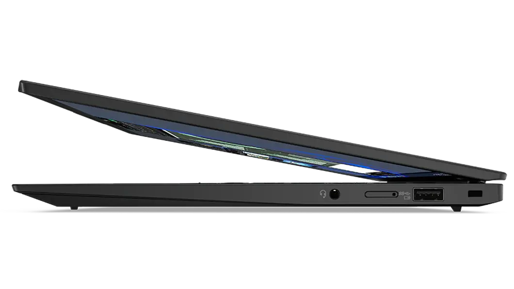 Vue du côté droit du portable Lenovo ThinkPad X1 Carbon Gen 10 avec capot entrouvert.