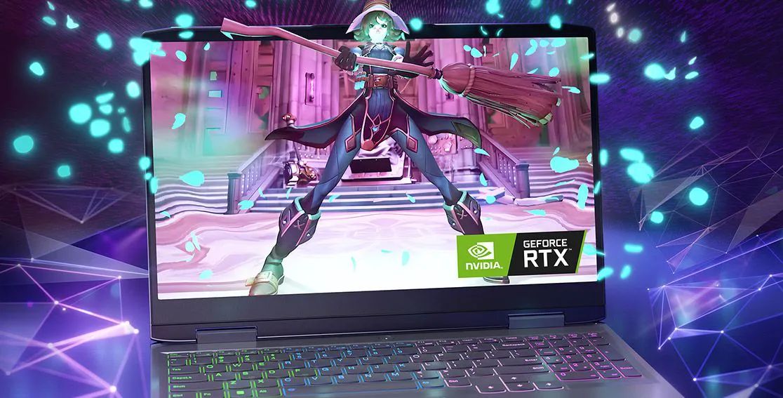 Lenovo LOQ 15IRH8 con un videojuego saliendo de la pantalla para ilustrar la potencia gráfica de las GPU NVIDIA®