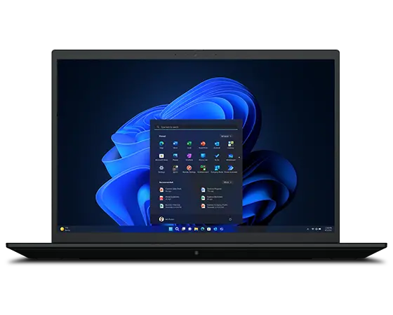 Gros plan de la station de travail portable Lenovo ThinkPad P1 Gen 6 (16 » Intel), ouverte, montrant le bord du clavier et l’écran de démarrage avec Windows 11