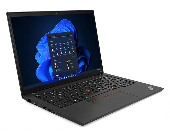 Station de travail portable Lenovo ThinkPad P14s Gen 4 (14 » AMD), ouverte en angle, montrant le clavier, l’écran avec Windows 11 démarrage et les ports du côté gauche