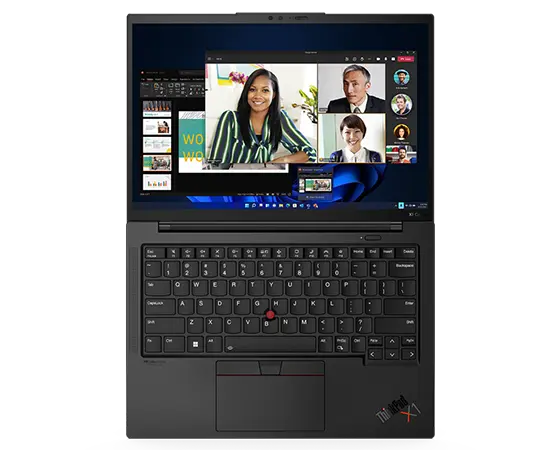 Ansicht von Tastatur und Display des Lenovo ThinkPad X1 Carbon Gen 10 Notebooks von oben, um 180 Grad geöffnet.