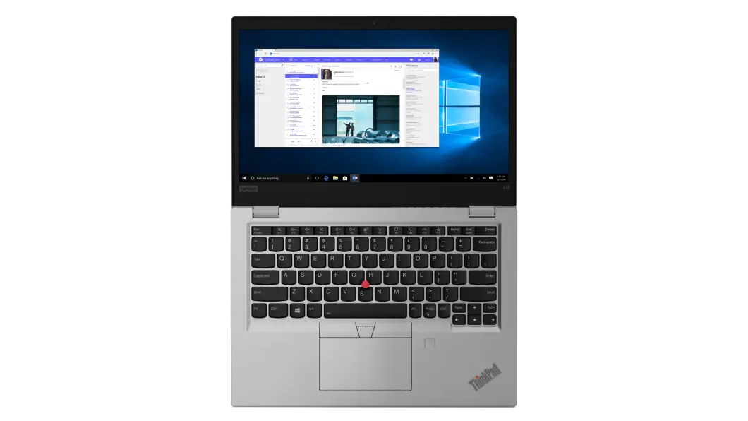 Vista superior de la portátil Lenovo ThinkPad L13 de 2da generación en color silver (plateado) abierta a 180 grados