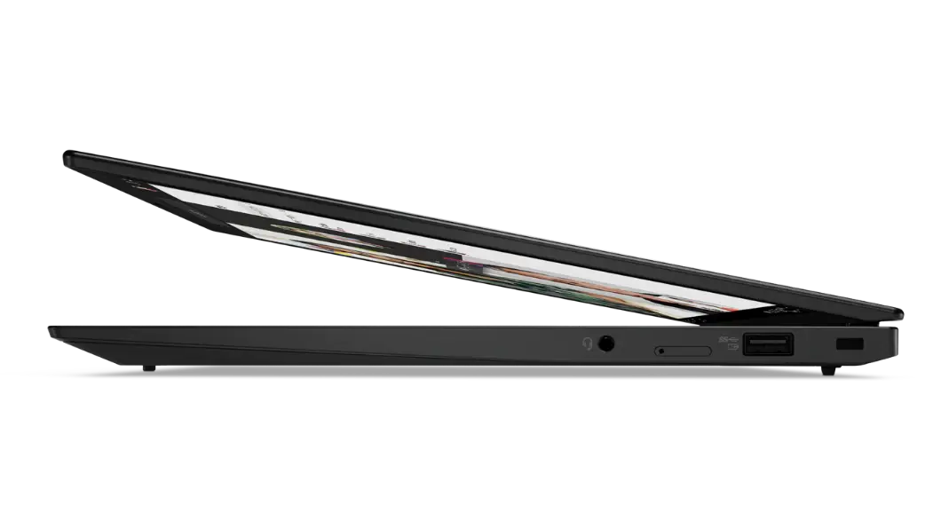 Vista del perfil derecho de la laptop ThinkPad X1 Carbon 9na Gen abierta a 20°