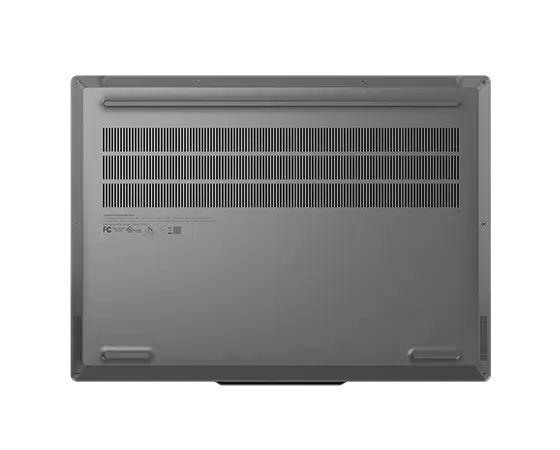 Aperçu du dessous de l’ordinateur portable Lenovo ThinkBook 16p Gen 5 (16" Intel), montrant les orifices d’aération inférieurs.