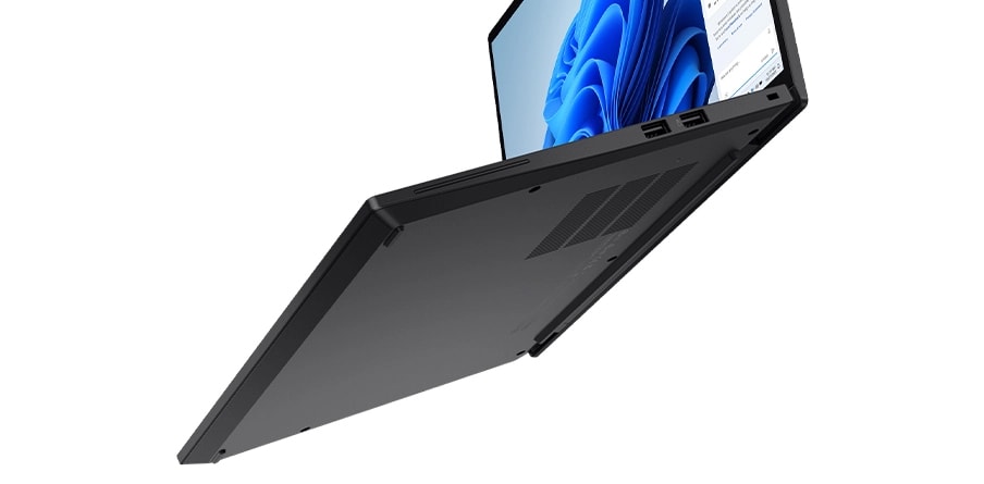 Lenovo ThinkPad T14s Gen5 (14″ Intel) Eclipse Black Notebook von rechts, in der Luft schwebend, mit Fokus auf den Anschlüssen auf der rechten Seite, den Lüftungsschlitzen auf der Rückseite und der unteren Abdeckung aus Aluminium.