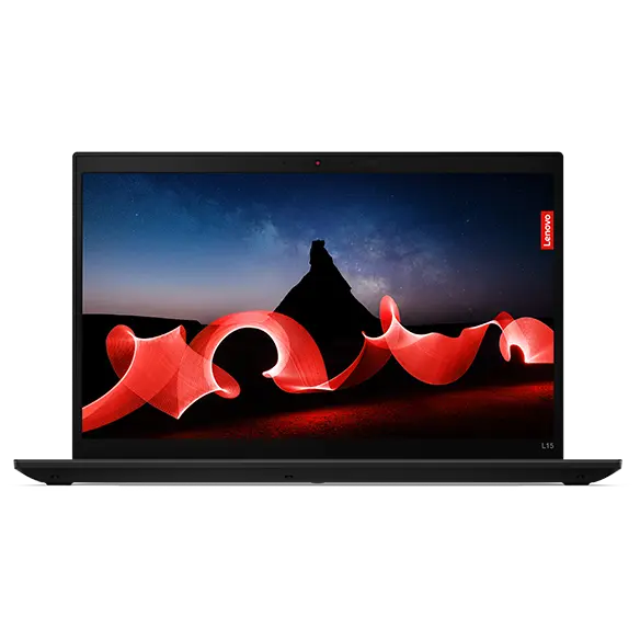 Portátil Lenovo ThinkPad L15 Gen 4 (15” Intel): vista frontal con la tapa abierta y una imagen de salvapantallas que muestra un desierto de noche con gráficos de movimiento de color rojo sobrepuestos