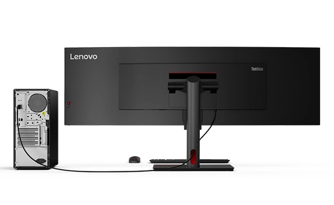 ThinkCentre M90t Gen 5 von hinten zusammen mit einem superbreiten, gekrümmten Lenovo Monitor