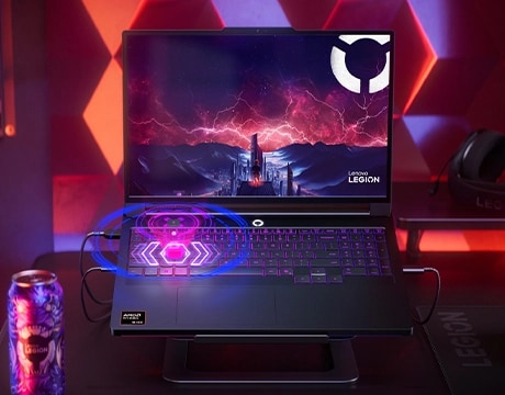 Colorful lines emerge from the TrueStrike keyboard on the Lenovo Legion Pro 7 Gen 10 (16” AMD). מחשב נייד Legion Pro 7 16AFR10H 83RU001RIV מבית Lenovo