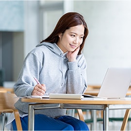 レポート作成もAIでスピードアップ！