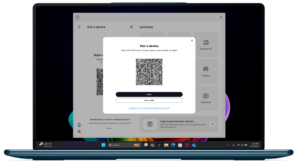 Un portable Lenovo affiche un code QR pour l’appariement d’appareils dans Smart Connect.