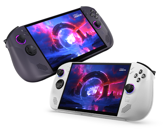 Vue inclinée de l’appareil portable de jeux portable Lenovo Legion Go S Gen 1 (8") affichant une scène de jeu de science-fiction.