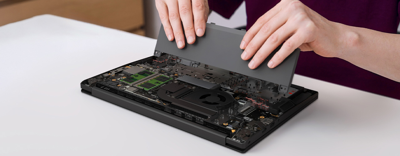 Lenovo ThinkPad T16 Gen 5 AMD internal view