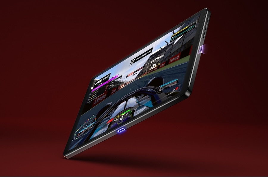 Legion Tab Gen 3 inclinée sur son coin inférieur avec un jeu de course à l’écran