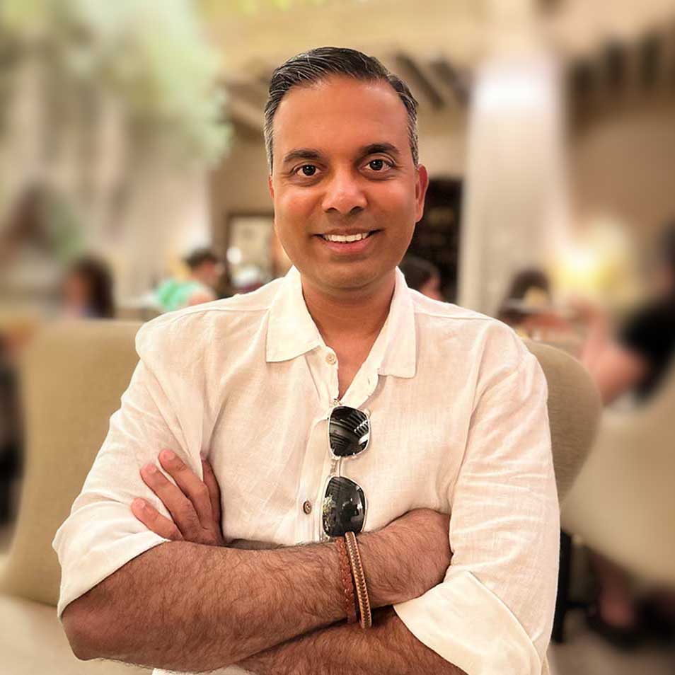 Nima Baiati’s headshot.