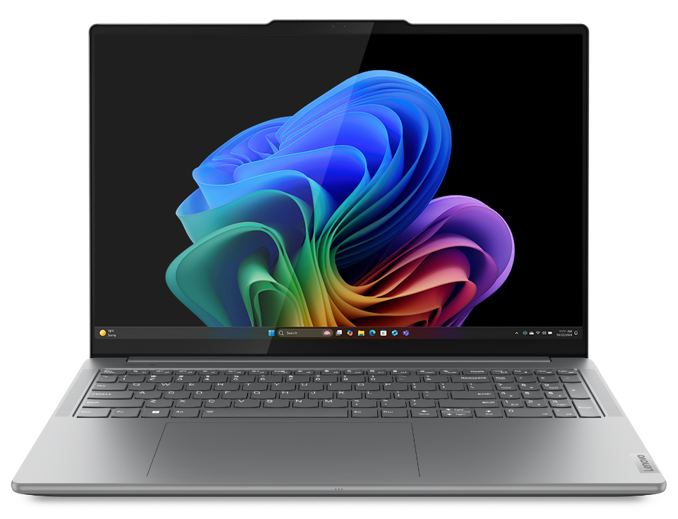 開啟的 Yoga Pro 9i Gen 9 (16” Intel) 的正面視圖，顯示器上滿是 Windows Copilot