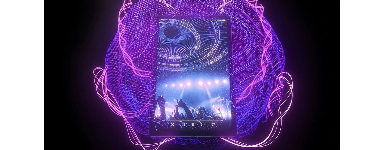 Tableta Lenovo Tab P11 Plus: vista frontal con escena de concierto en la pantalla y gráficos de ondas de sonido que rodean la tableta