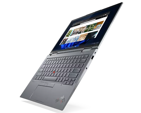 Lenovo ThinkPad X1 Yoga Gen 7 -hybridikannettava avattuna 180 astetta, sijoitettu pystyasentoon, oikeanpuoleiset liitännät näkyvissä.