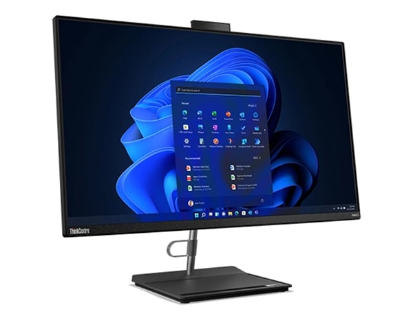 Lenovo ThinkCentre Neo 30a All-in-One-Desktop-PC, Ansicht von links mit Blick auf das 68,6 cm (27'') Display mit Windows 11 und den platzsparenden Standfuß