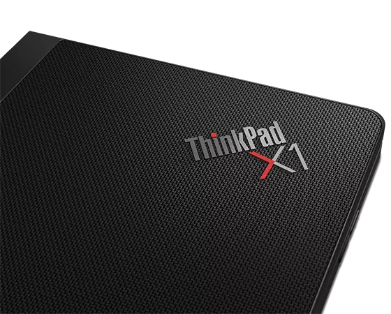 Detail van het ThinkPad X1-logo op de Lenovo ThinkPad X1 Fold met bovenklep van Woven Performance-materiaal van 100% gerecycled PET-plastic.