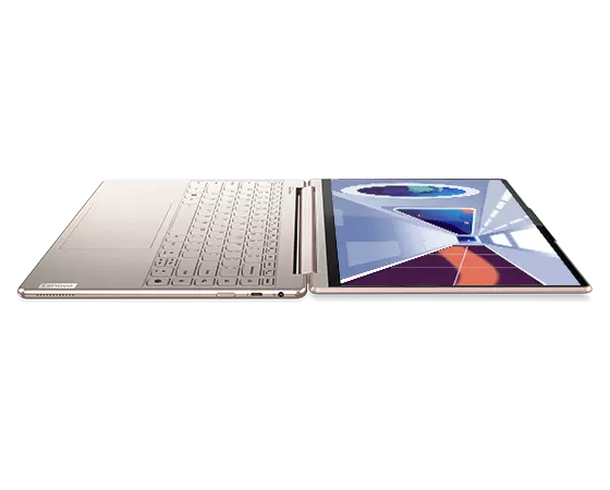 Yoga 9i Gen 8 2-in-1-Notebook in Oatmeal, nach rechts gerichtet, um 180 Grad geöffnet, mit Blick auf Tastatur und Display.