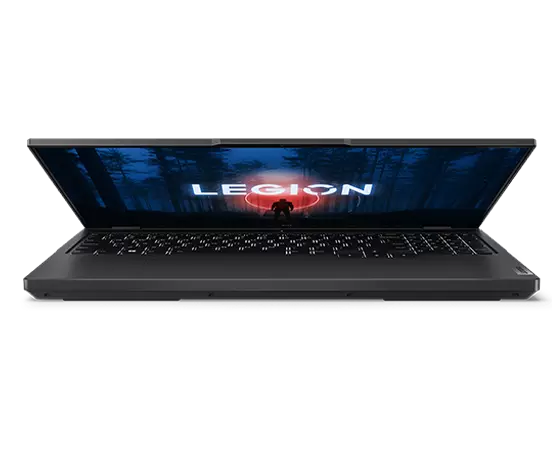 Legion Pro 5 Gen 8 (16" AMD), halb geschlossen mit eingeschaltetem Display