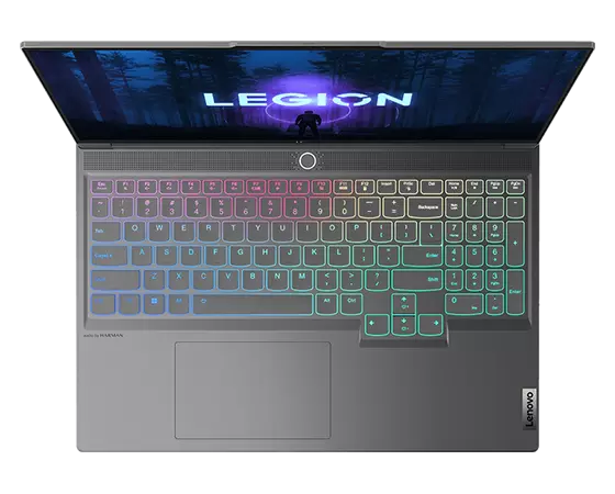 Vue de dessus du Lenovo Legion Slim 7i Gen 8 (16 Intel), ouvert à 90 degrés