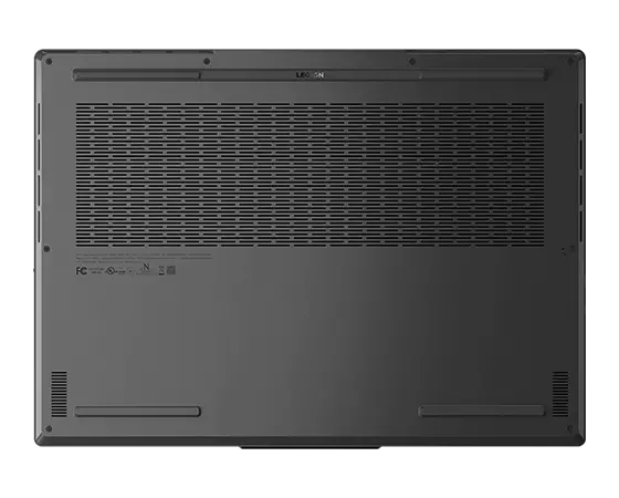 Vue du dessous du Lenovo Legion Slim 7i Gen 8 (16 Intel)