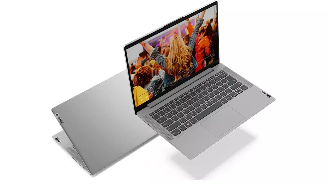 Boven- en onderkant van twee zilverkleurige Lenovo IdeaPad 5 (14) Intel-laptops
